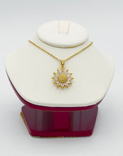 Load image into Gallery viewer, Sunflower Necklace

